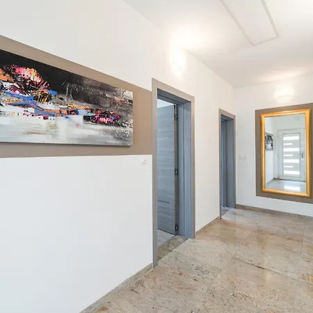 Apartment Vivien *