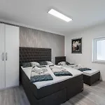 Vivien Apartmán *